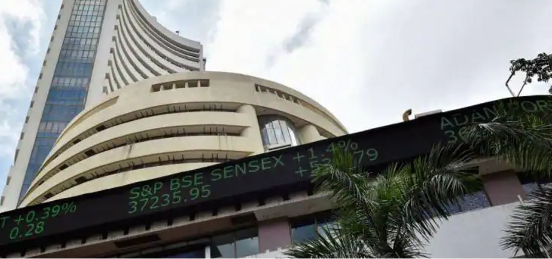 Closing Bell: Sensex down 889 points, Nifty at 16985.20